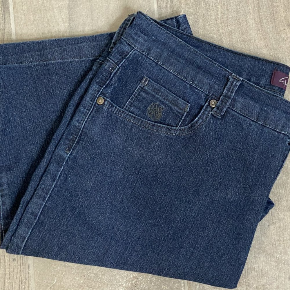 Ladies Shorts Size 14